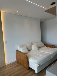 Apto lindo com área de lazer na praia brava - 1