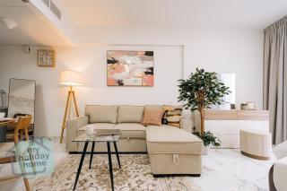 Stylish Studio Apt Steps to Beach & Marina Views - 7