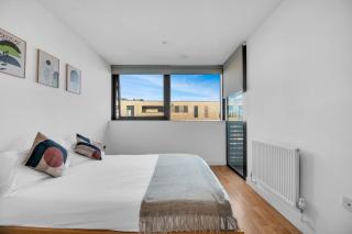 Modern & Spacious 1-Bed Apartment in Central London with Full Amenities - 7