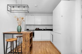 Modern & Spacious 1-Bed Apartment in Central London with Full Amenities - 4