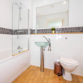 2 Bedroom Apartment - City Centre - Private Parking - 81UM - 1