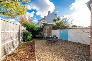 Elegant 1Br Flat with Private Garden Nr Station - 9