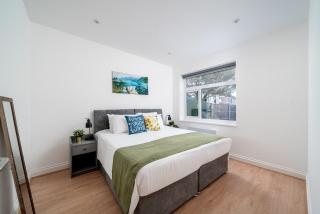 Elegant 1Br Flat with Private Garden Nr Station - 8