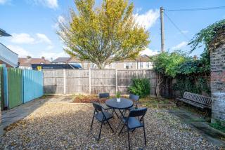 Elegant 1Br Flat with Private Garden Nr Station - 7