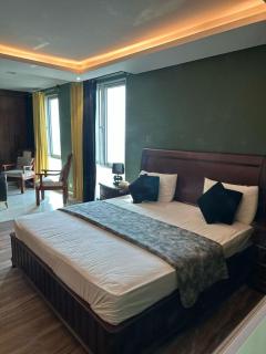 The Minimalistic studio By sukun Gold Crest Mall DHA - 8