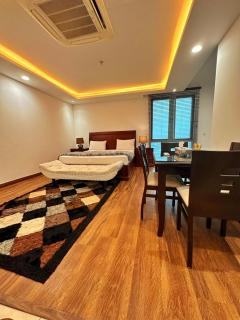 The Minimalistic studio By sukun Gold Crest Mall DHA - 7