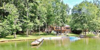 Unique Lakeside Getaway with a Fire Pit on Lake Anna, Virginia - Bumpass - 2