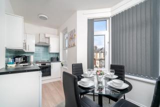 Excellent 2Br Flat, Wood Green, Nr Tube - 5