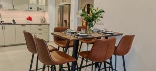 La Buena Vida Holiday Homes, Luxe, 3BR with, full kitchen, Marina View, by JBR Beach, Tram & Marina - 6