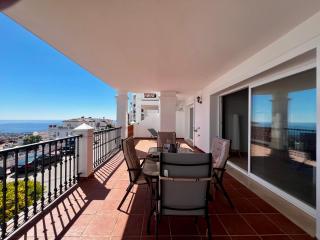 Spacious Andalusian Apartment, Sea View, between Malaga and Marbella - 9