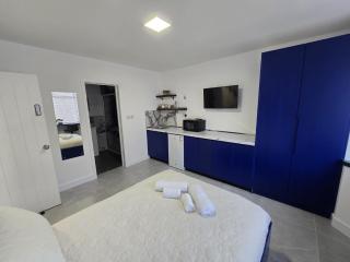 Comfortable at Albion's House - 5