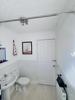 2 Bedroom Bungalow WiFi Parking Garden Pets - 9