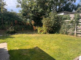 2 Bed Family Bungalow WiFi Parking Garden Dogs - 3