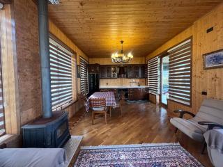 Cozy Home with a Garden and Mountain View - 3