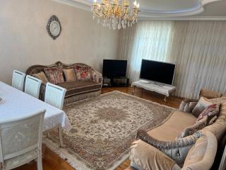 Cozy Home with a Garden and Mountain View - 1