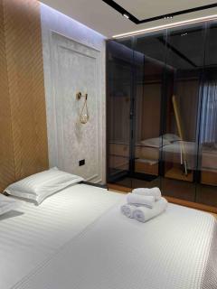 Central Luxurious Apartment - 7