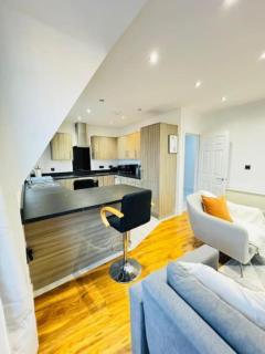 Southsea Modern Apt - 7