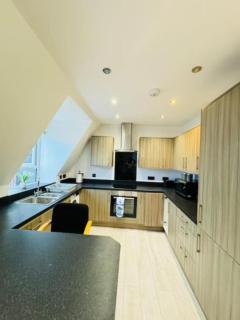 Southsea Modern Apt - 4