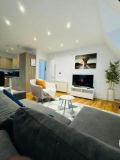 Southsea Modern Apt - 0