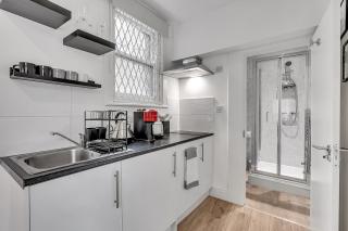 Vibrant Kensington Street - 1