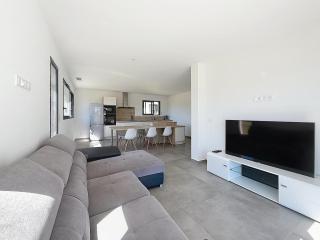 New house with all comforts - 0