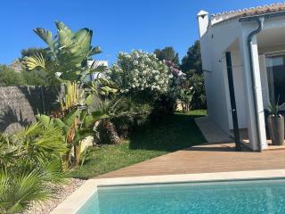 Ferienvilla, mit Pool, großer Terrasse und atemberaubenden Meerblick u Bergblick - 4