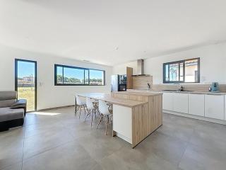 New house with all comforts - 8