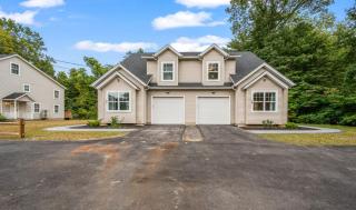 Ideal Family Stay Sleeps 20 in Bloomfield, CT - Bloomfield - 9