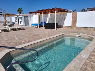 Villa Experience Heated Salty Water Pool - 0