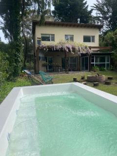 CASA CALMA refugio en medio de la naturaleza de Acantilados y amantes del golf - Mar del Plata - 9