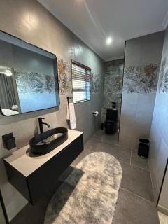 The Sanctuary Guest House - 9