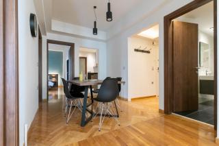 Spacious Central Apartment Close to Metro - 2