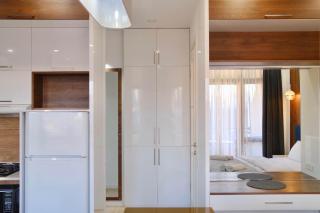 Old Batumi Studio with Balcony & City View - 8