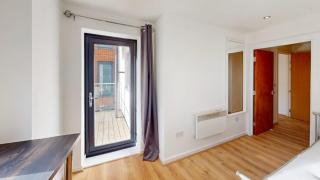 Three Bed Flat on Shakespeare St Sleeps up to 6 - 2