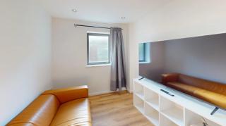 Three Bed Flat on Shakespeare St Sleeps up to 6 - 1