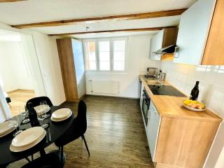 -TheUrbanist- Central 2 BD Free Parking Fast WiFi - 1