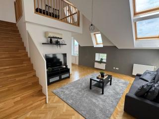 100qm, balcony, near center, Schönbrunn, attic - 0