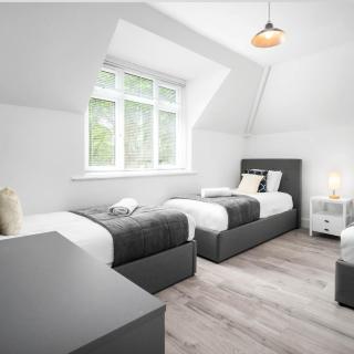 3 Bedrooom House - Garden - Fast WIFI - Private Driveway Parking 215R - 5