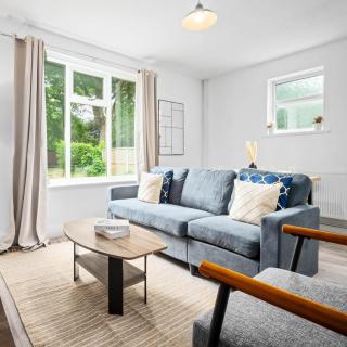 3 Bedrooom House - Garden - Fast WIFI - Private Driveway Parking 215R - 3