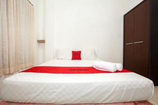 RedDoorz near Taman Bungkul - 4