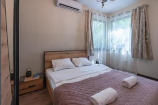 Design 1BDR Apartment in Top Center - FREE PARKING - 1