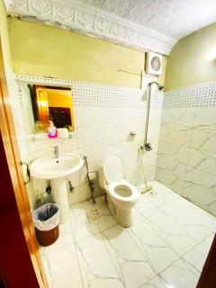 Hill Town Hotel Islamabad - 8