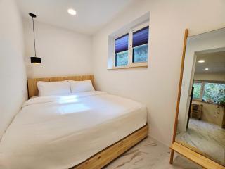 T Moon Tails Hill - 8