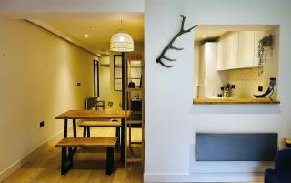 Stylish Loft With Patio Near Royal Mile Fits 4 - 7