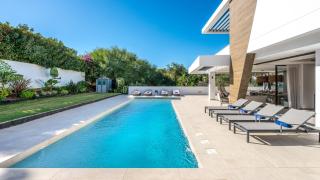 VACATION MARBELLA I Villa La Plage, Luxury Villa, Private Heated Pool, Rooftop Hot Tub, Walking Distance to the Finest Beaches - 4