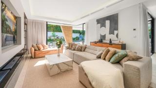 VACATION MARBELLA I Villa La Plage, Luxury Villa, Private Heated Pool, Rooftop Hot Tub, Entertainment Room, Walking Distance to the Finest Beaches - 5