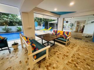 goSTOPS PLUS Goa, Vagator - 6