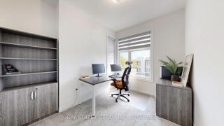 Modern in Richmond Hill - 8