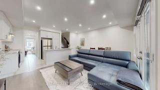 Modern in Richmond Hill - 5