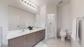 Modern in Richmond Hill - 1